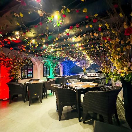 Rose Palace Hotel, Gulberg ラホール エクステリア 写真