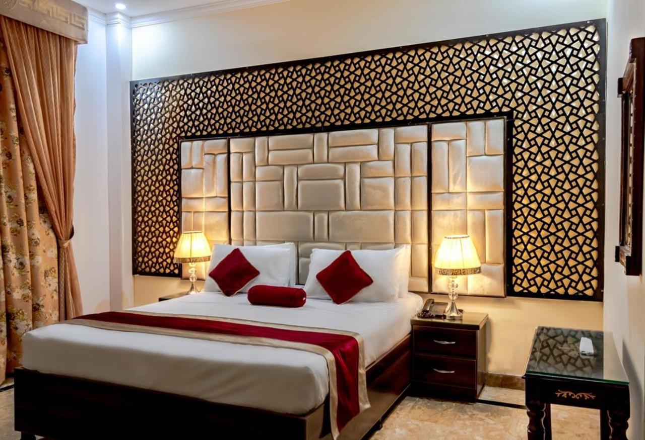 Rose Palace Hotel, Gulberg ラホール エクステリア 写真